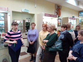 Работники РСУП "Олекшицы" посетили временную экспозицию, посвященную геноциду белорусского народа