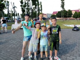 Молодежь РСУП "Олекшицы" на фестивале красок «ColorFest» в Берестовице.