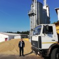 С первых дней уборки урожая доработанное зерно отправляется на выполнение государственного заказа