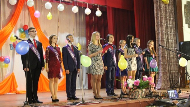 В Олекшицкой средней школе состоялся выпускной вечер