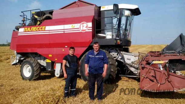 Экипаж Мацкевич Андрей и Лисовский Андрей намолотили 1002 тонны зерна