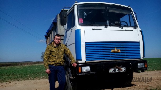 Водитель Дмитрий Шматюк после службы в армии решил вернутся на работу в хозяйство