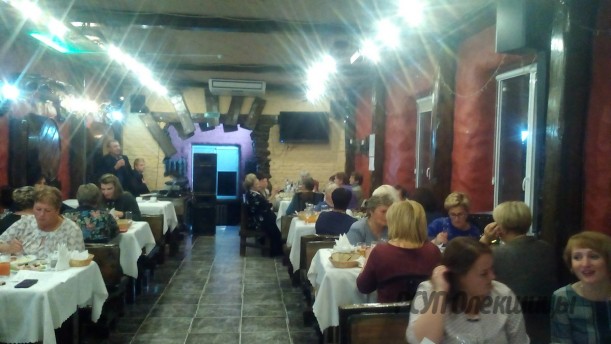 14 октября в кафе-баре "У Викинга" провели праздничный "Огонек" посвященный Дню Матери