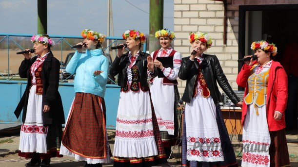 В рамках Года народного единства в РСУП "Олекшицы" прошел музыкальный марафон «Да сяброў у госці»