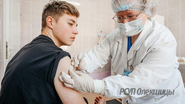 Почему вакцинироваться от коронавируса предпочтительнее летом, объясняет специалист.
