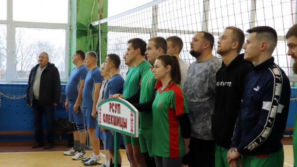РСУП "Олекшицы" принимают участие XIІ районном чемпионате по волейболу среди трудовых коллективов.