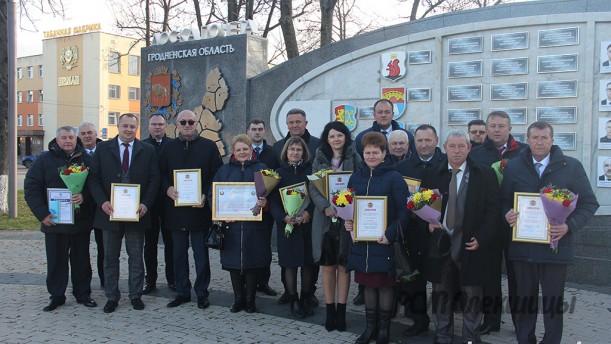 Поздравляем работников РСУП «Олекшицы» с заслуженными областными наградами!!!