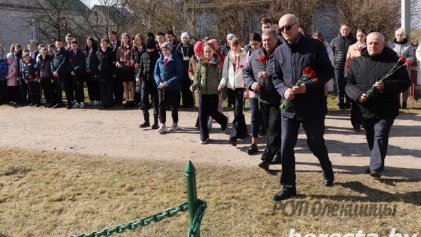 Митинг-реквием «Не гаснет памяти свеча» прошел в деревне Верховляны.