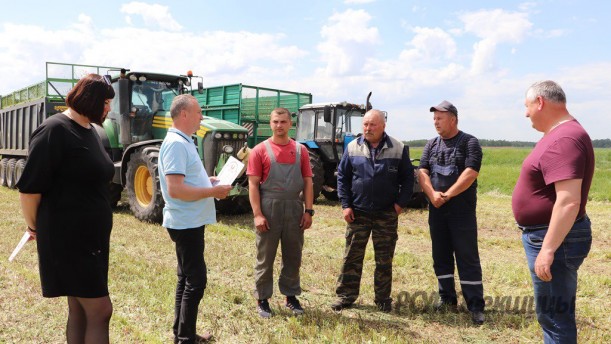 В РСУП "Олекшицы" чествовали победителей районных соревнований на весенне-полевых работах.