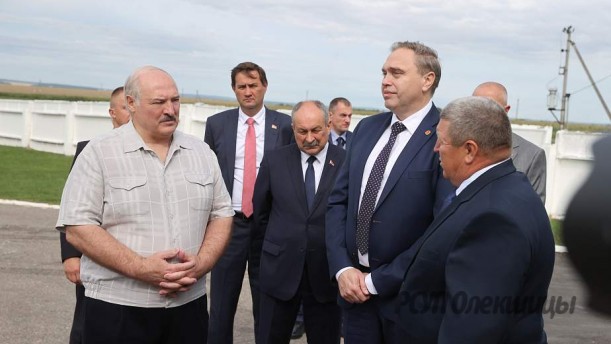 Президент посетил одно из ведущих сельхозпредприятий региона – РСУП «Олекшицы».