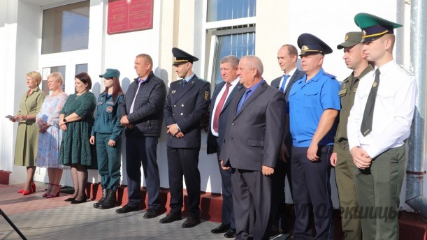 Администрация РСУП "Олекшицы" приняла участие в  торжественных линейках, посвященных началу нового учебного года.